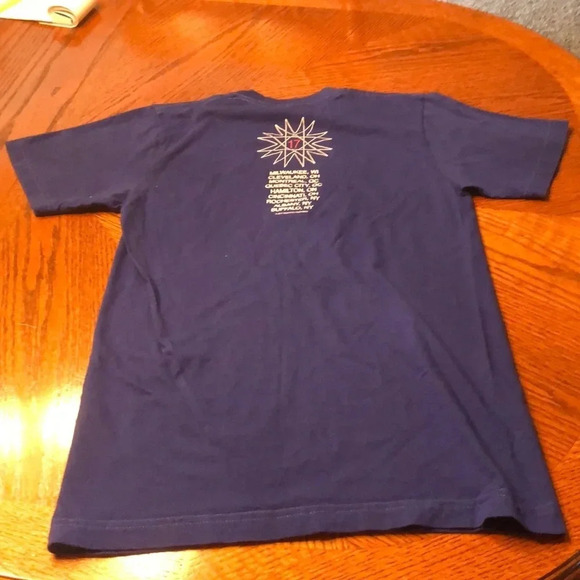 Maroon 5 Concert Tee Shirt - Picture 5 of 6